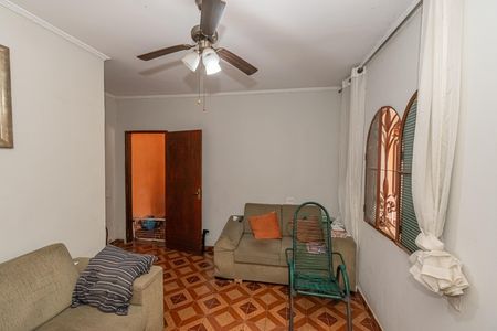 Casa à venda com 249m², 3 quartos e 2 vagas Casa à venda com 249m², 3 quartos e 2 vagasSala