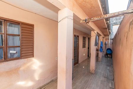 Casa à venda com 249m², 3 quartos e 2 vagas Casa à venda com 249m², 3 quartos e 2 vagasCasa Fundos