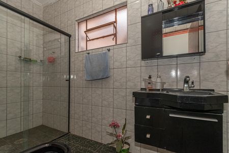 Casa à venda com 249m², 3 quartos e 2 vagas Casa à venda com 249m², 3 quartos e 2 vagasBanheiro Corredor