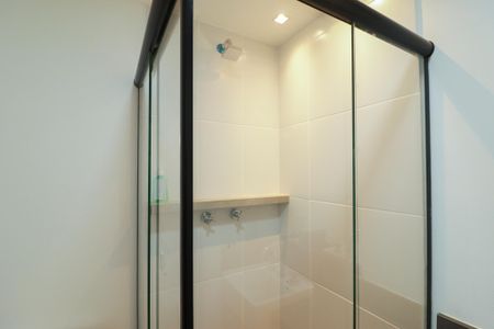 Banheiro de kitnet/studio para alugar com 0 quarto, 29m² em Tucuruvi, São Paulo