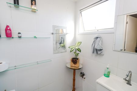 Banheiro de apartamento para alugar com 2 quartos, 45m² em Jardim Santa Cristina, Santo André