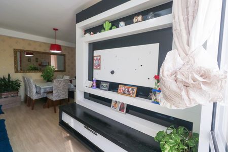 Sala de apartamento para alugar com 2 quartos, 45m² em Jardim Santa Cristina, Santo André
