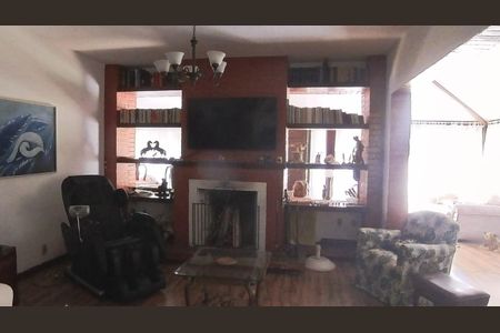 Casa para alugar com 50m², 4 quartos e sem vaga Casa para alugar com 50m², 4 quartos e sem vagaLareira