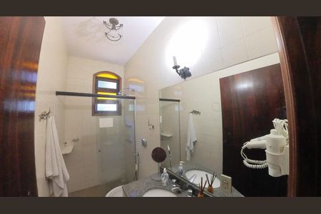 Banheiro 2 de casa para alugar com 4 quartos, 50m² em Araras, Petrópolis