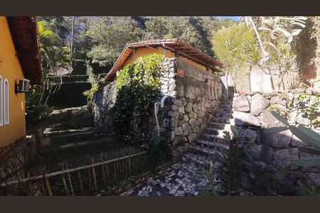 Casa para alugar com 50m², 4 quartos e sem vaga Casa para alugar com 50m², 4 quartos e sem vagaCasa Hóspedes
