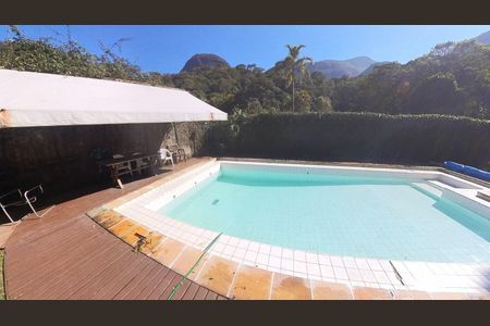 Piscina de casa para alugar com 4 quartos, 50m² em Araras, Petrópolis