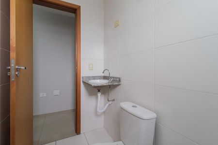 Banheiro Social de apartamento para alugar com 3 quartos, 70m² em Vila Assis Brasil, Mauá