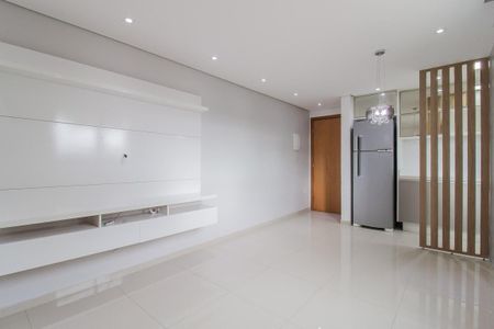 Sala/Sala de jantar de apartamento para alugar com 3 quartos, 70m² em Vila Assis Brasil, Mauá