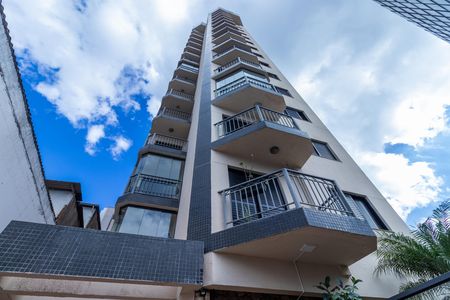 Apartamento para alugar com 57m², 2 quartos e 1 vaga Apartamento para alugar com 57m², 2 quartos e 1 vagaFachada