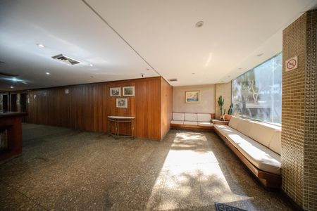 Hall de entrada de apartamento para alugar com 1 quarto, 45m² em Vila Buarque, São Paulo