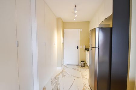 Cozinha de kitnet/studio para alugar com 1 quarto, 25m² em Liberdade, São Paulo