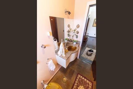 Casa à venda com 483m², 4 quartos e 4 vagas Casa à venda com 483m², 4 quartos e 4 vagasLAVABO
