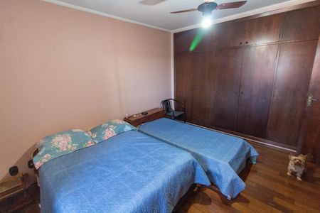 Casa à venda com 483m², 4 quartos e 4 vagas Casa à venda com 483m², 4 quartos e 4 vagasQUARTO 2
