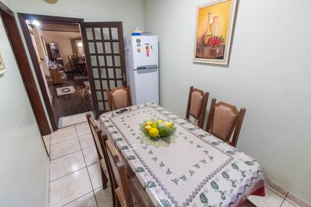 Casa à venda com 483m², 4 quartos e 4 vagas Casa à venda com 483m², 4 quartos e 4 vagasCOPA