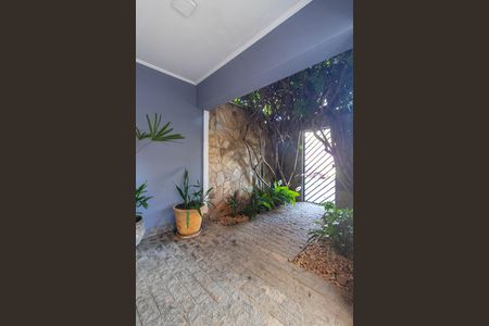 ÁREA EXTERNA FRENTE de casa à venda com 4 quartos, 483m² em Vila Brandina, Campinas