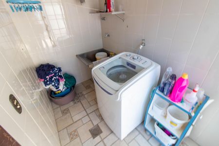 Casa à venda com 483m², 4 quartos e 4 vagas Casa à venda com 483m², 4 quartos e 4 vagasÁREA DE SERVIÇO
