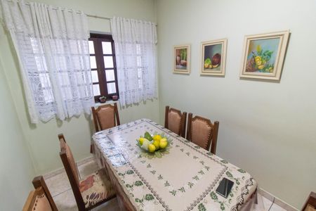 Casa à venda com 483m², 4 quartos e 4 vagas Casa à venda com 483m², 4 quartos e 4 vagasCOPA