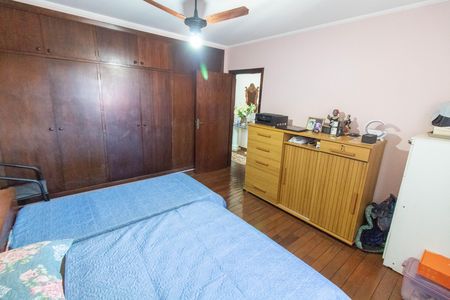 Casa à venda com 483m², 4 quartos e 4 vagas Casa à venda com 483m², 4 quartos e 4 vagasQUARTO 2