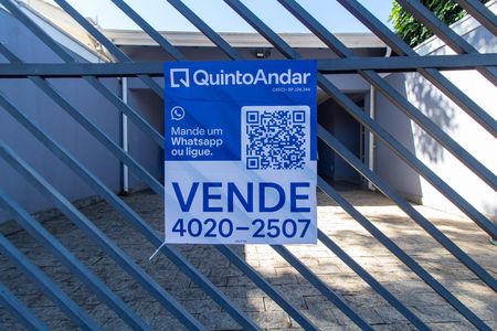Casa à venda com 483m², 4 quartos e 4 vagas Casa à venda com 483m², 4 quartos e 4 vagasFACHADA