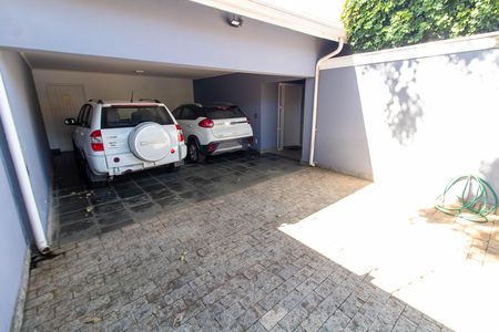 ÁREA EXTERNA FRENTE de casa à venda com 4 quartos, 483m² em Vila Brandina, Campinas