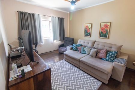 Casa à venda com 483m², 4 quartos e 4 vagas Casa à venda com 483m², 4 quartos e 4 vagasSALA DE TV