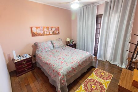 Casa à venda com 483m², 4 quartos e 4 vagas Casa à venda com 483m², 4 quartos e 4 vagasSUITE MASTER