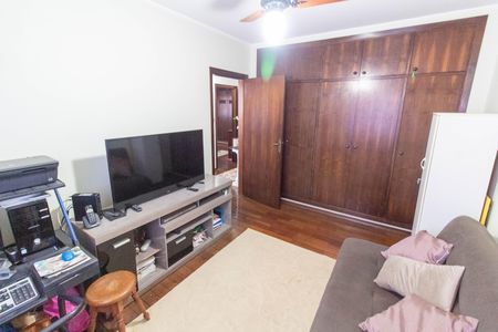 Casa à venda com 483m², 4 quartos e 4 vagas Casa à venda com 483m², 4 quartos e 4 vagasQUARTO 3