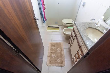 Casa à venda com 483m², 4 quartos e 4 vagas Casa à venda com 483m², 4 quartos e 4 vagasBANHEIRO SOCIAL