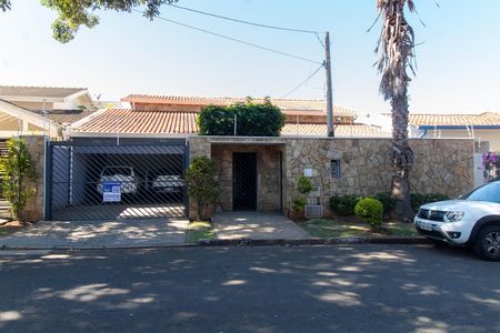 Casa à venda com 483m², 4 quartos e 4 vagas Casa à venda com 483m², 4 quartos e 4 vagasFACHADA