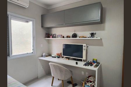 Casa de condomínio à venda com 180m², 3 quartos e 2 vagas Casa de condomínio à venda com 180m², 3 quartos e 2 vagasQuarto