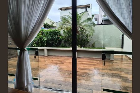 Sala de casa de condomínio à venda com 3 quartos, 180m² em Cidade Tamboré, Barueri