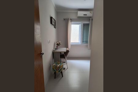 Casa de condomínio à venda com 180m², 3 quartos e 2 vagas Casa de condomínio à venda com 180m², 3 quartos e 2 vagasQuarto