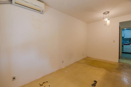 Sala/Quarto de kitnet/studio para alugar com 1 quarto, 32m² em Centro Histórico, Porto Alegre