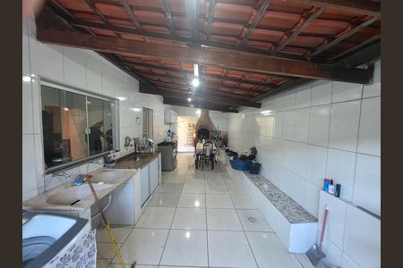 Casa para alugar com 180m², 3 quartos e 2 vagas