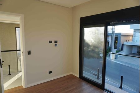 Casa de condomínio à venda com 312m², 4 quartos e 4 vagas Casa de condomínio à venda com 312m², 4 quartos e 4 vagasSuite 1