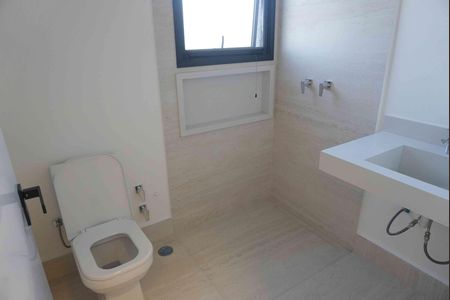 Casa de condomínio à venda com 312m², 4 quartos e 4 vagas Casa de condomínio à venda com 312m², 4 quartos e 4 vagasBanheiro da Suíte 1
