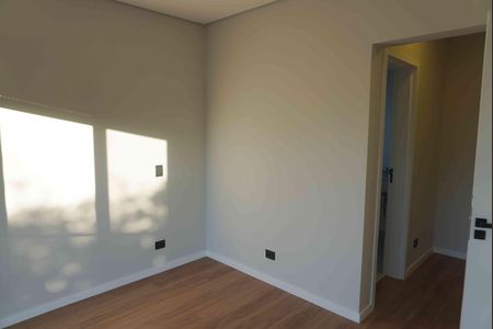 Casa de condomínio à venda com 312m², 4 quartos e 4 vagas Casa de condomínio à venda com 312m², 4 quartos e 4 vagasSuite 1