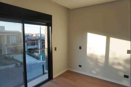 Casa de condomínio à venda com 312m², 4 quartos e 4 vagas Casa de condomínio à venda com 312m², 4 quartos e 4 vagasSuite 1