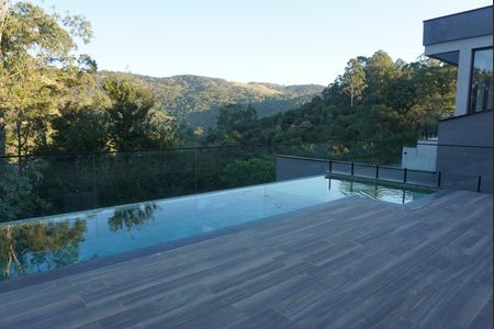 Casa de condomínio à venda com 312m², 4 quartos e 4 vagasPiscina