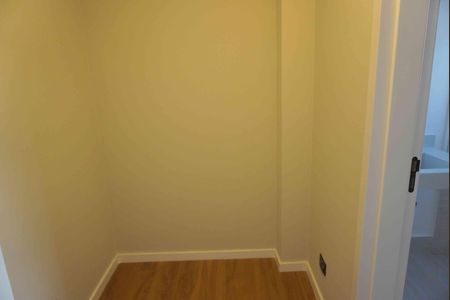 Casa de condomínio à venda com 312m², 4 quartos e 4 vagas Casa de condomínio à venda com 312m², 4 quartos e 4 vagasCloset da suíte 2
