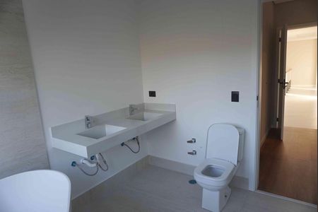 Casa de condomínio à venda com 312m², 4 quartos e 4 vagas Casa de condomínio à venda com 312m², 4 quartos e 4 vagasBanheiro da Suíte 3 - Principal