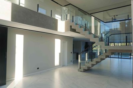 Casa de condomínio à venda com 312m², 4 quartos e 4 vagas Casa de condomínio à venda com 312m², 4 quartos e 4 vagasSala de Estar