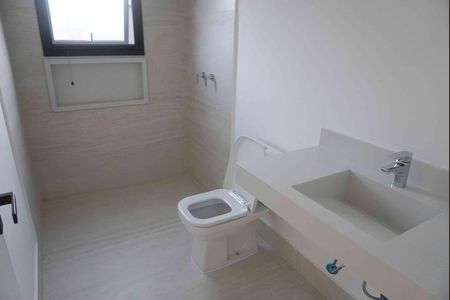 Banheiro da Suíte 3 - Principal de casa de condomínio à venda com 4 quartos, 312m² em Sítio do Rosário, Barueri