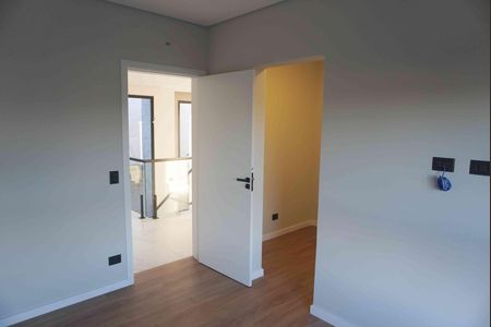Casa de condomínio à venda com 312m², 4 quartos e 4 vagas Casa de condomínio à venda com 312m², 4 quartos e 4 vagasSuite 2