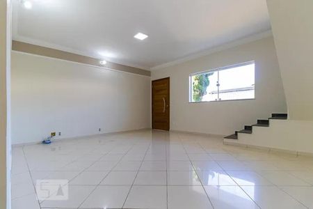 Casa à venda com 340m², 6 quartos e 6 vagas Casa à venda com 340m², 6 quartos e 6 vagasSala