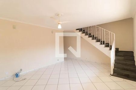 Casa à venda com 340m², 6 quartos e 6 vagas Casa à venda com 340m², 6 quartos e 6 vagasSala