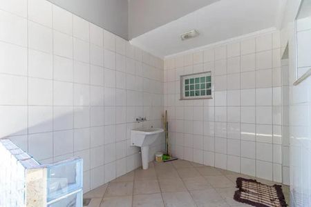 Casa à venda com 340m², 6 quartos e 6 vagas Casa à venda com 340m², 6 quartos e 6 vagasÁrea de Serviço