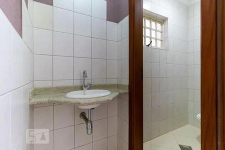 Casa à venda com 340m², 6 quartos e 6 vagas Casa à venda com 340m², 6 quartos e 6 vagasBanheiro