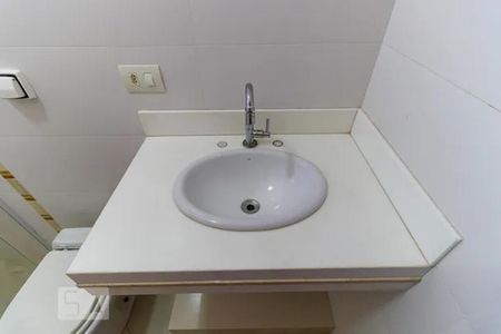 Casa à venda com 340m², 6 quartos e 6 vagas Casa à venda com 340m², 6 quartos e 6 vagasBanheiro