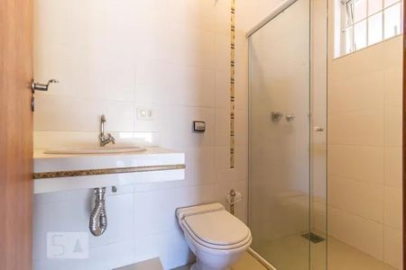 Casa à venda com 340m², 6 quartos e 6 vagas Casa à venda com 340m², 6 quartos e 6 vagasBanheiro